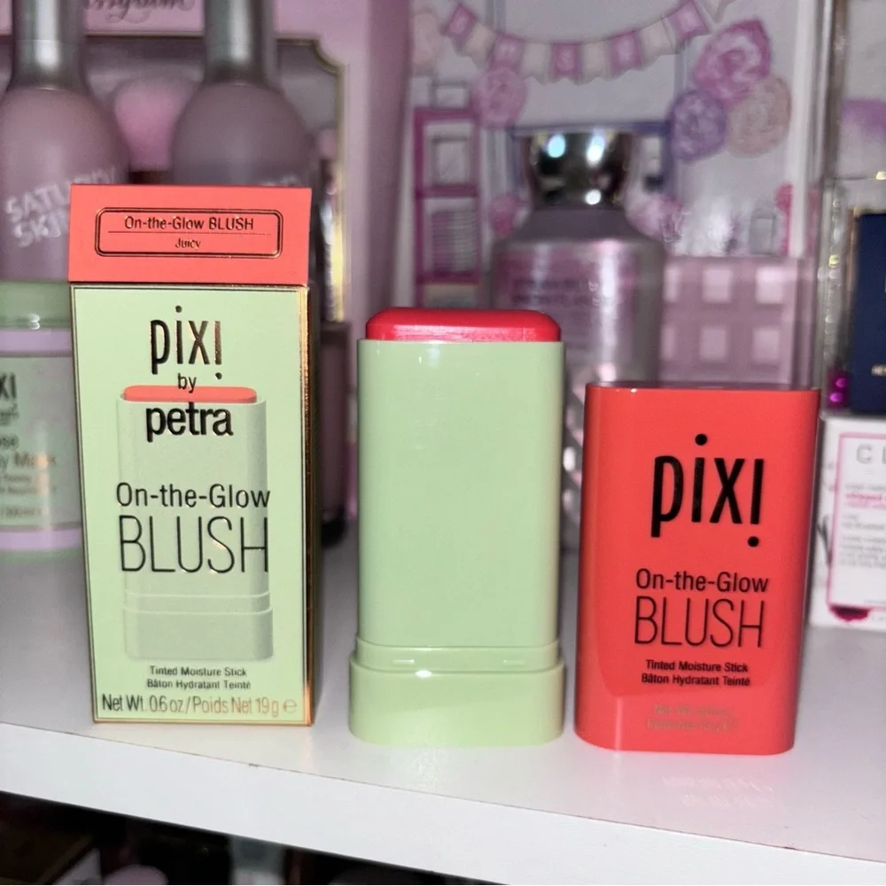 💝NIB Pixi On The Glow Blush Stick, juicy💝